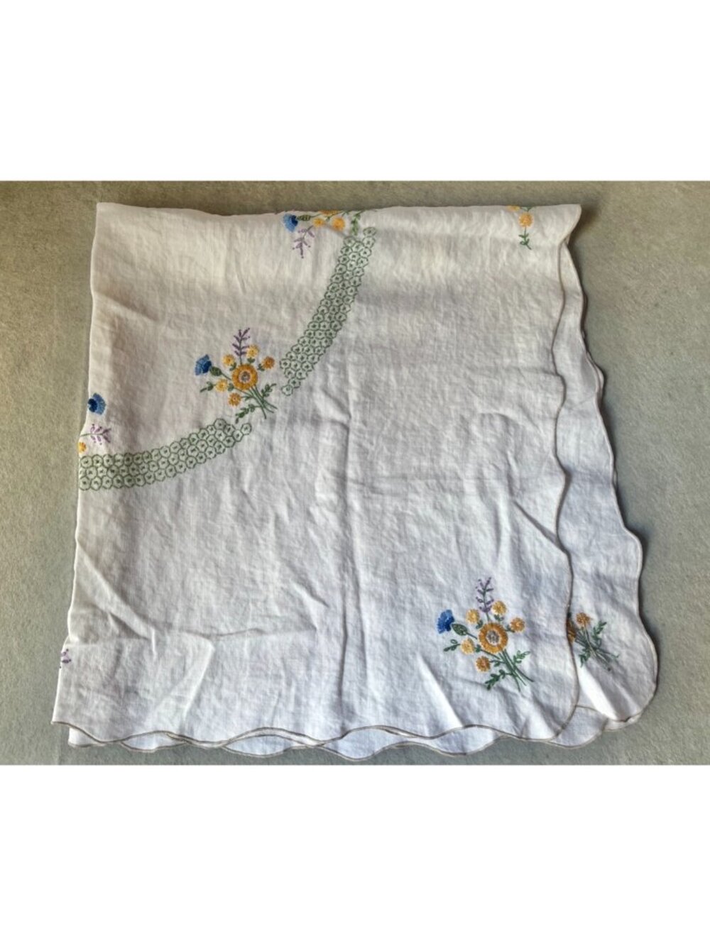 Hand-Embroidered Tablecloth Floral Scalloped 47x45 Linen Grn Blue Y, Lav. White